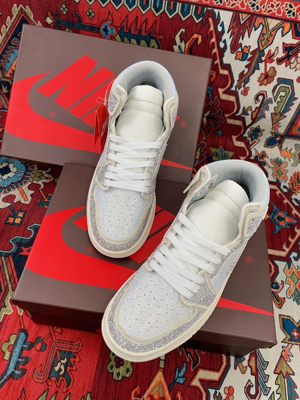 ナイキ靴側面デザイン